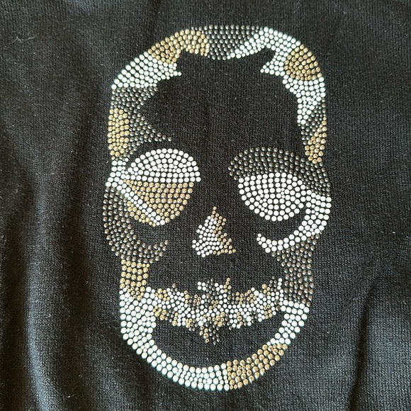 Romeo and Juliet Couture Black Metallic Skull Lightweight Sweater size S - Picture 2 of 9